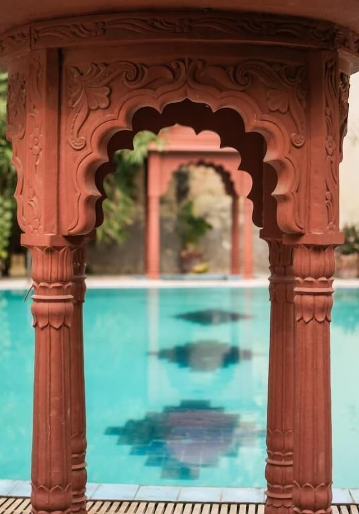 Bissau Palace 24/50