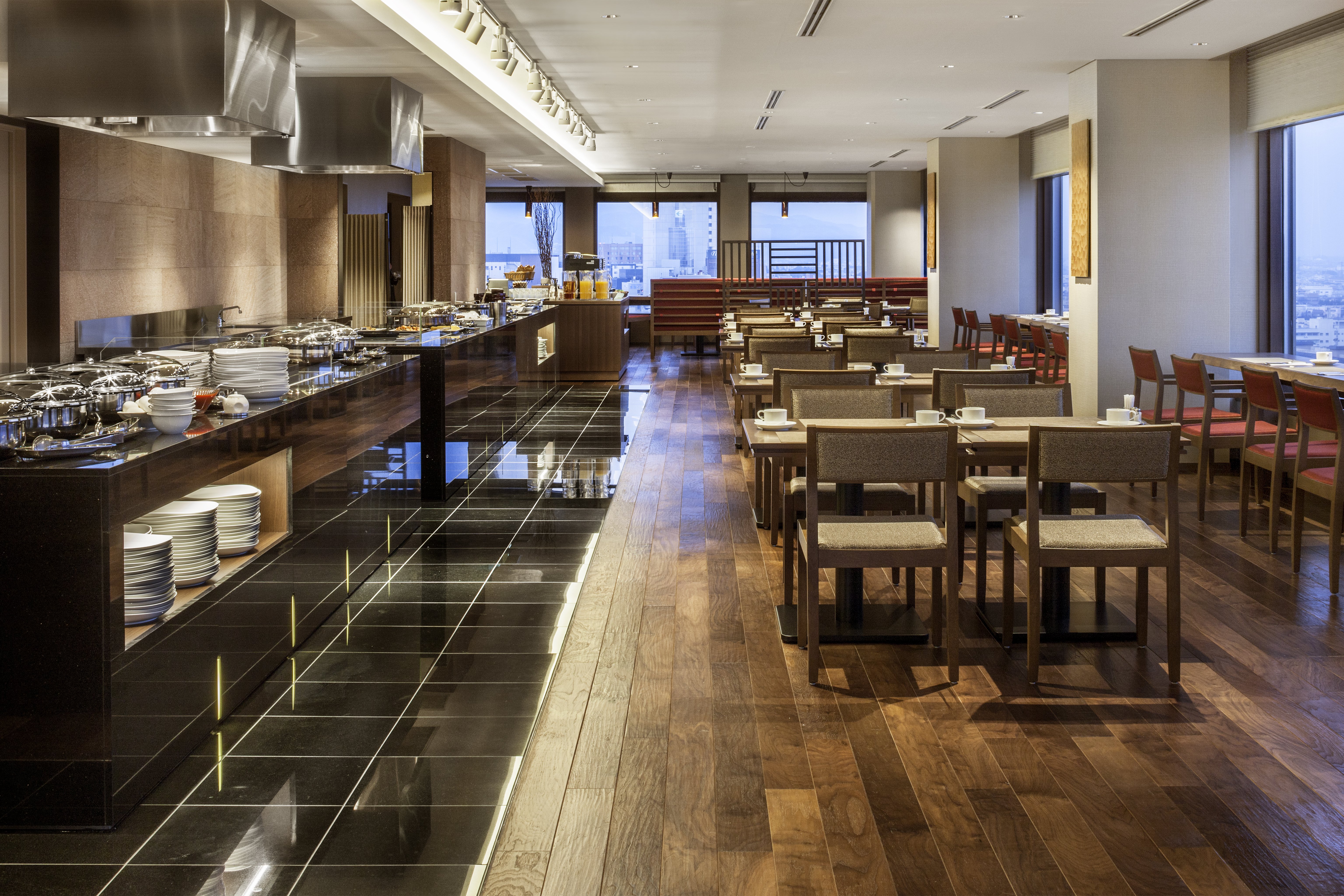 Holiday Inn ANA Kanazawa Sky 64/80