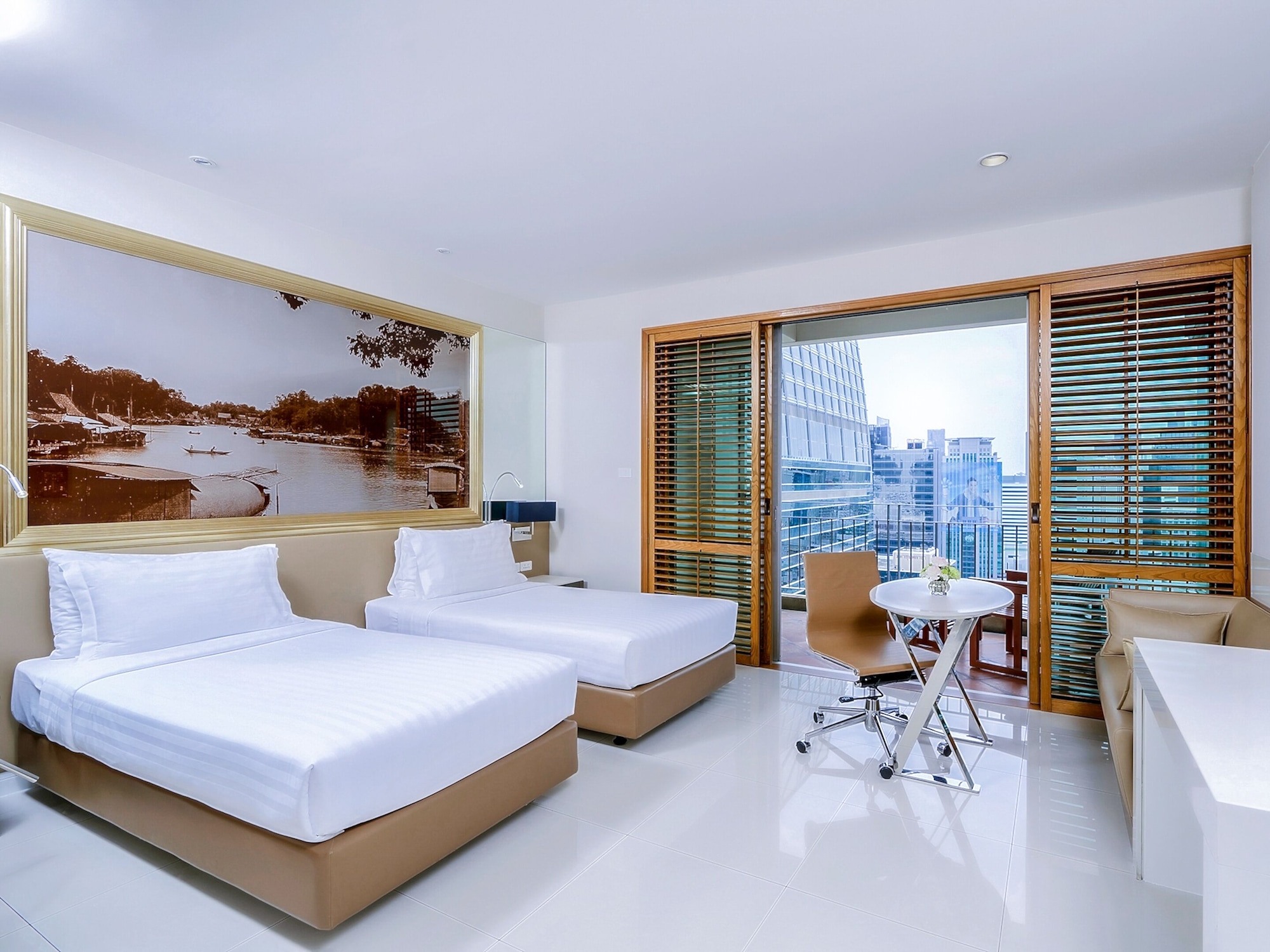 Superior, Double Bed, Balcony, Grande Centre Point Ploenchit Bangkok 3/10