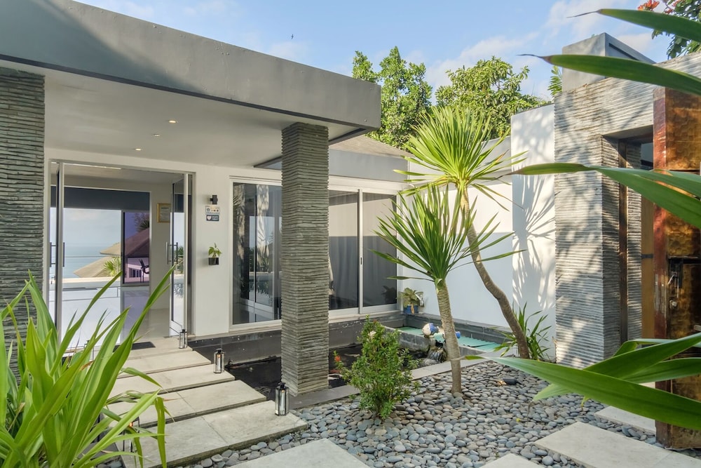 Suluban Cliff Bali Villa 14/50