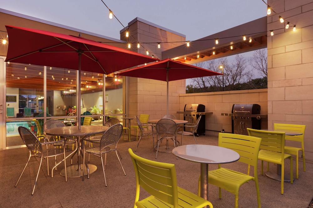 Home2 Suites by Hilton Canton 38/48