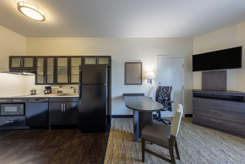 Candlewood Suites Springfield South 33/43