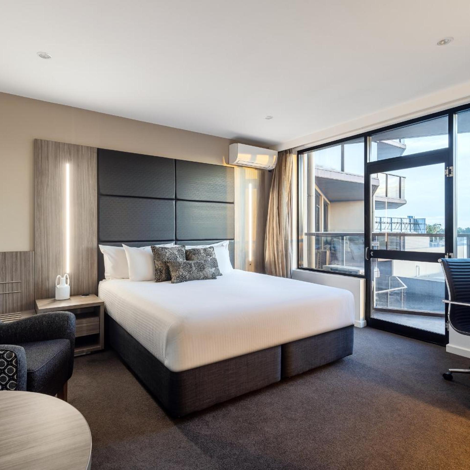 King Spa Room