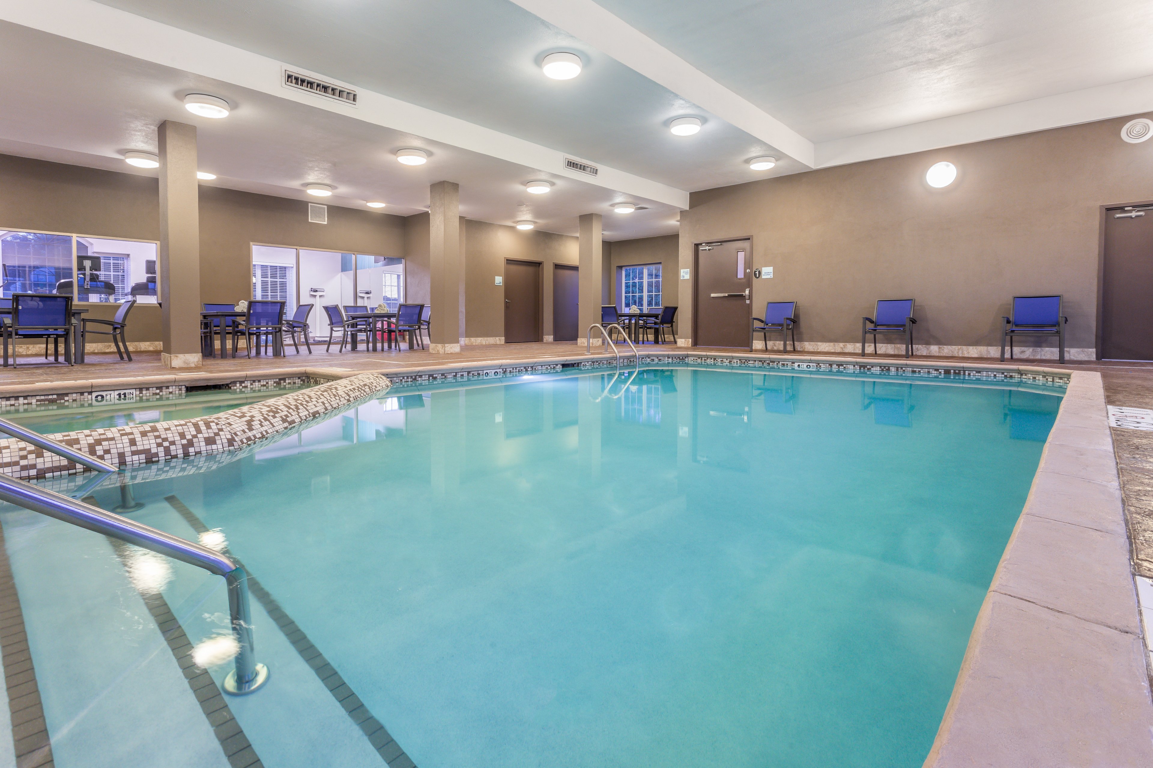 Holiday Inn Express Hotel And Suites Eau Claire North 36/57