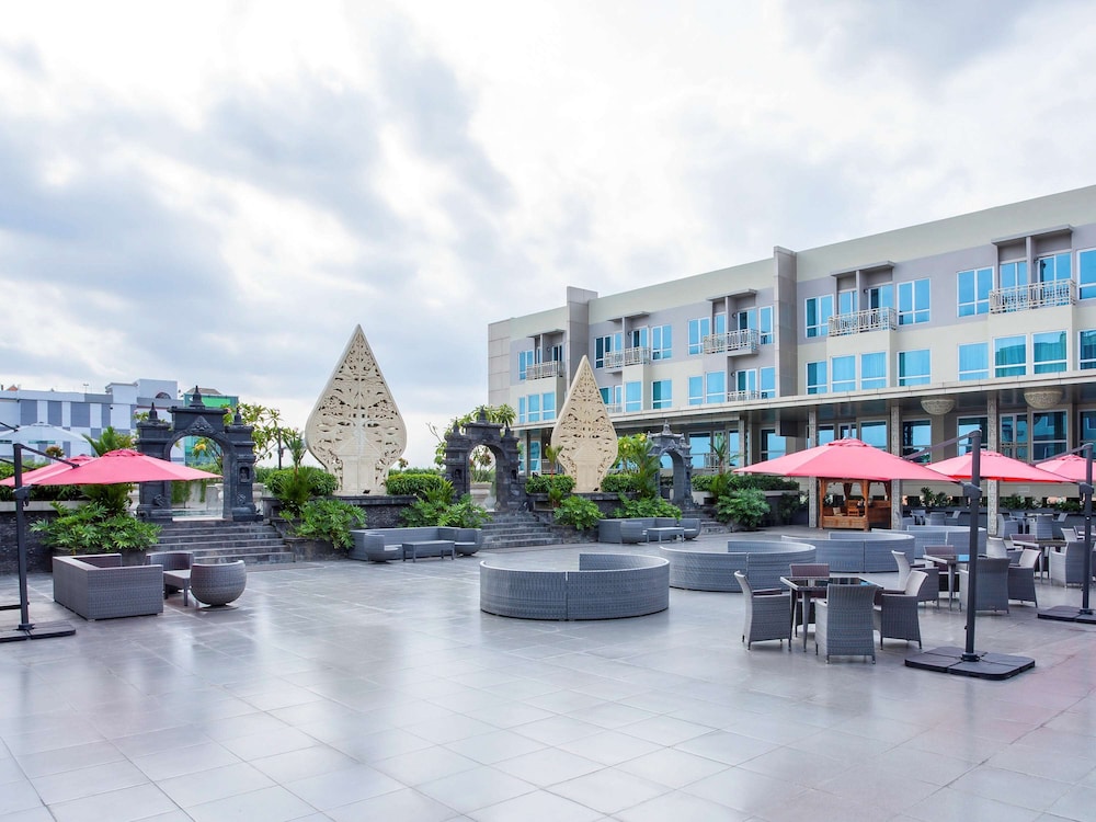 Grand Mercure Yogyakarta Adi Sucipto 62/70