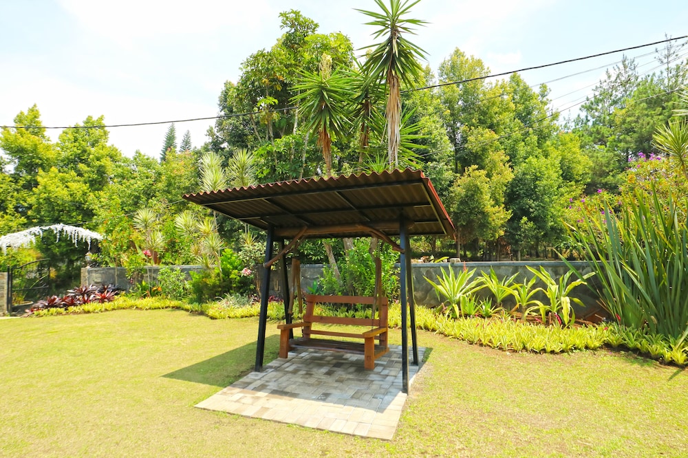 Villa Gardenia Bandung [VR] 49/60
