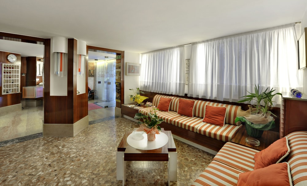 Hotel Caprera 16/23