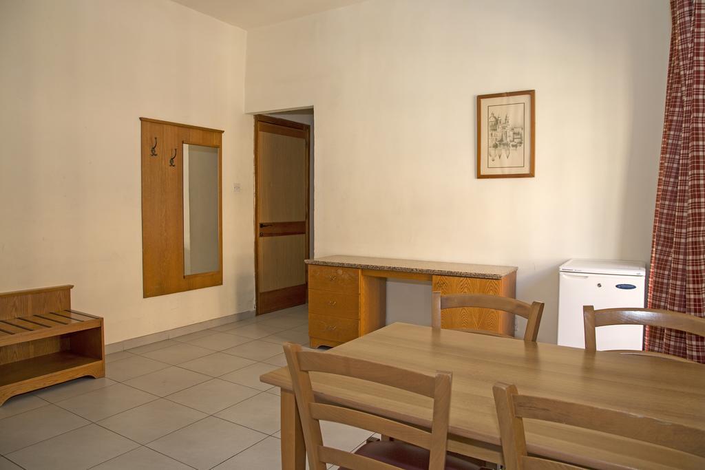 Dragonara Court 16/18