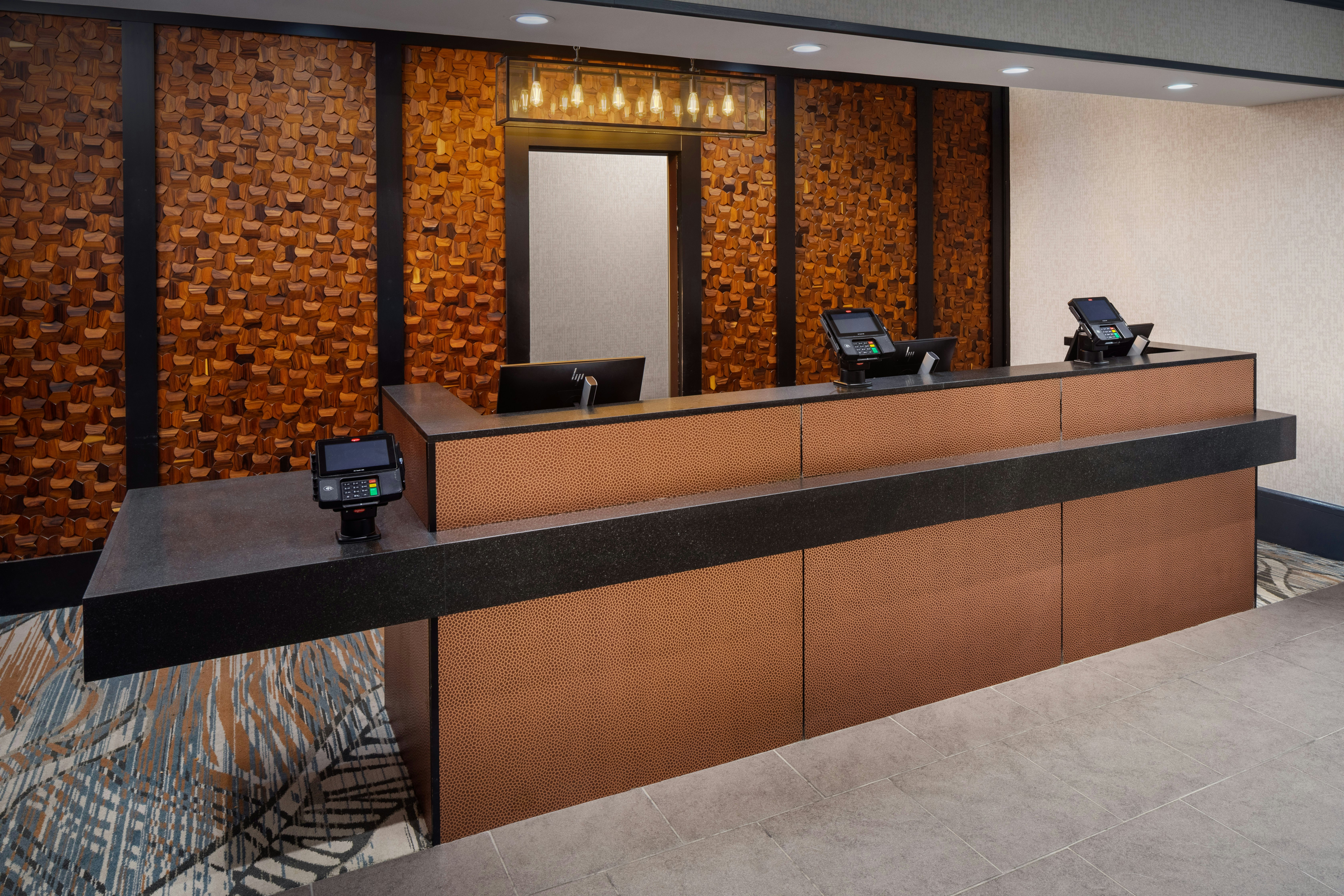 Lobby at Doubletree By Hilton Hotel Boston-Andover, ANDOVER - MA