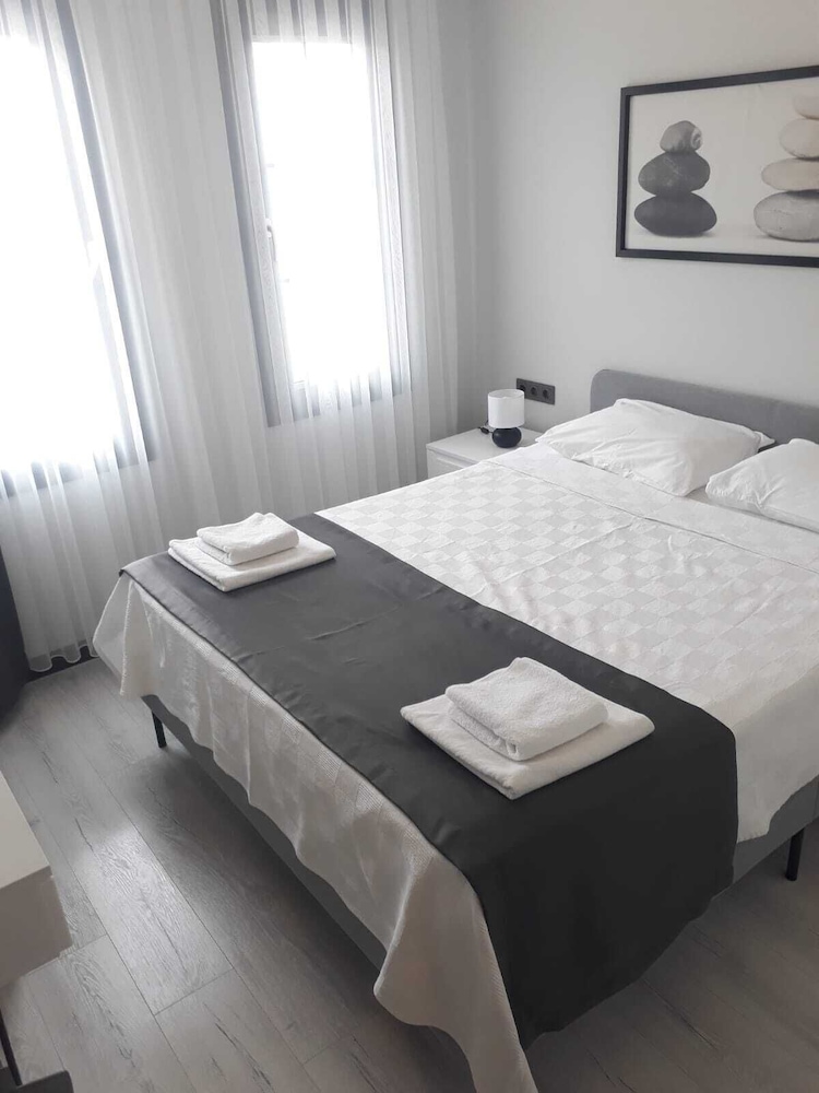 Cicek Apart Hotel 24/49
