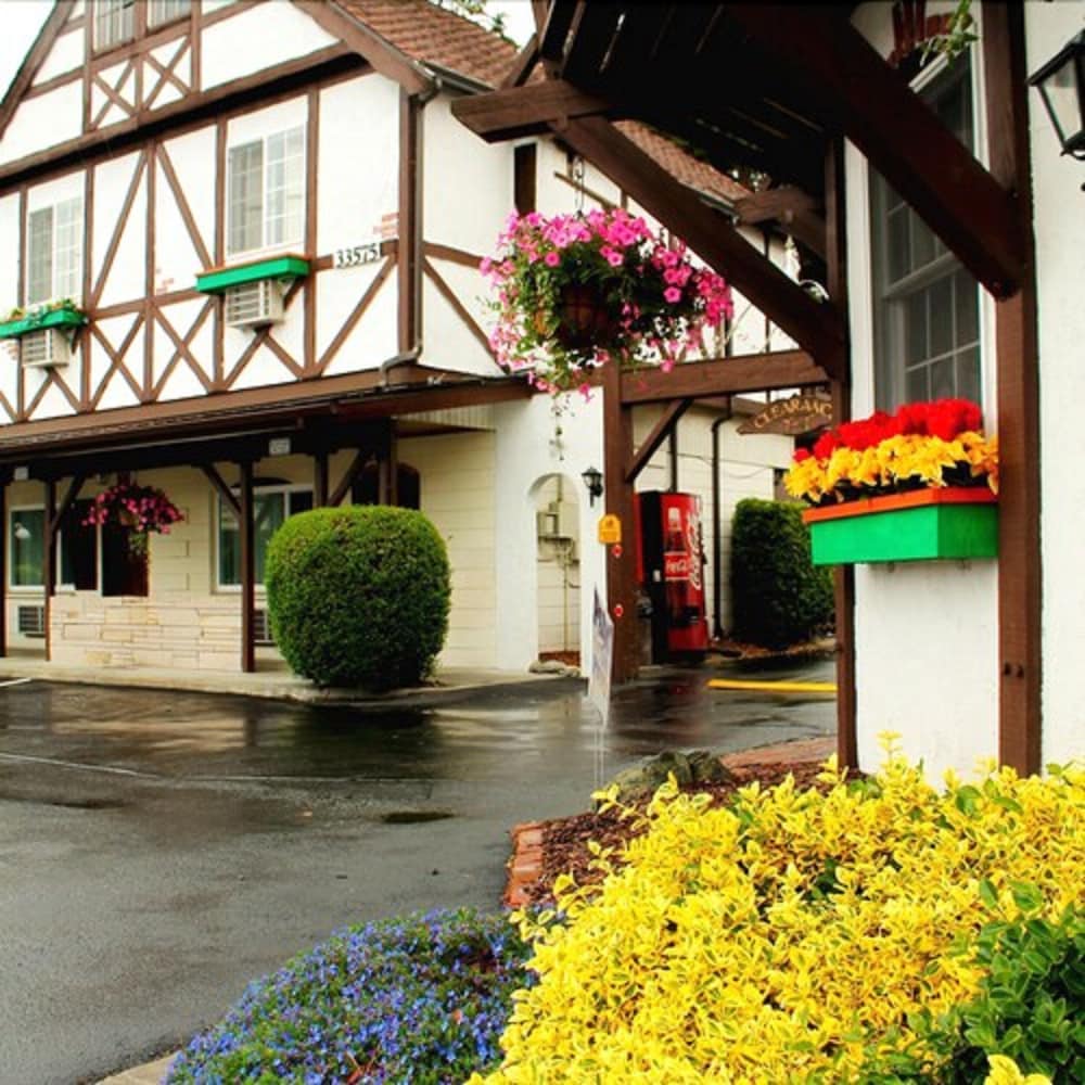 Auld Holland Inn 53/60