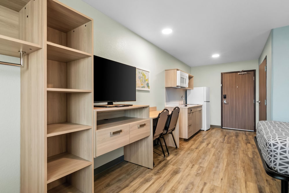 WoodSpring Suites Rogers Bentonville 35/51