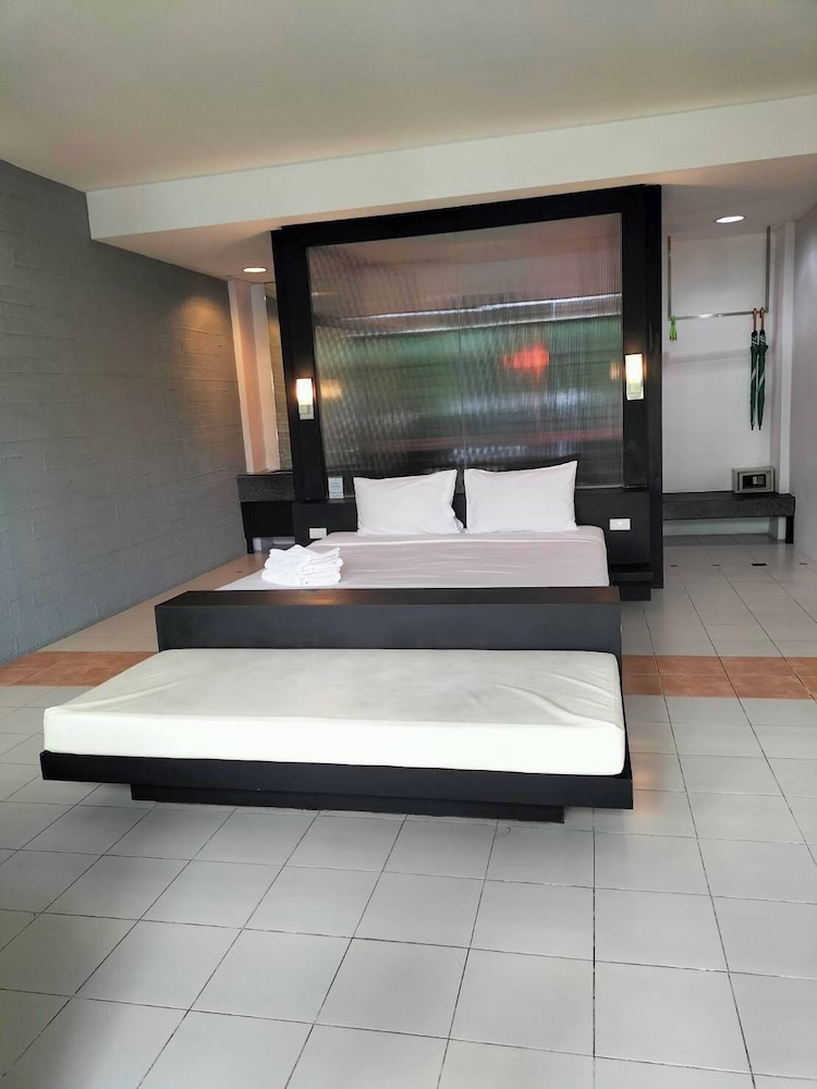 Khun Chaweng Resort 13/66