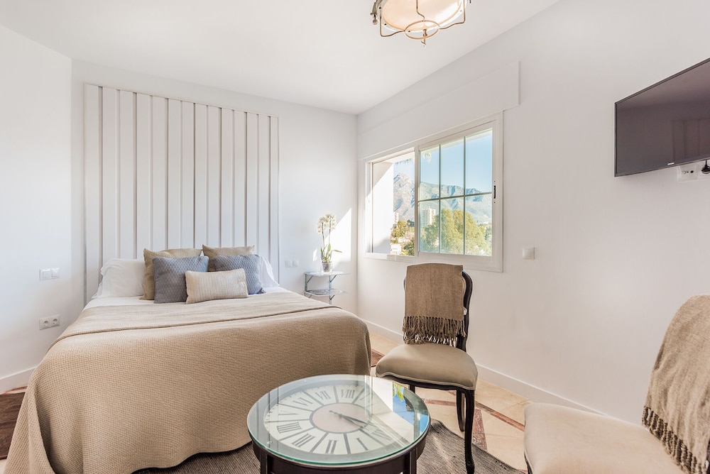 Molo 44 Suites Puerto Banus 63/85