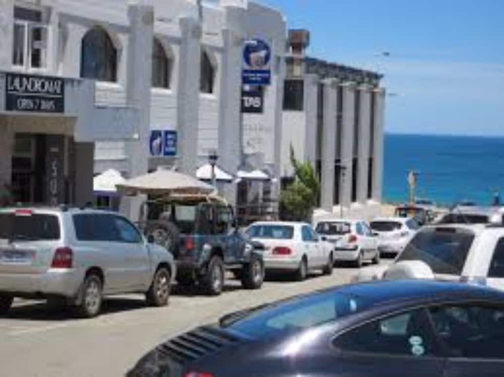 Ocean Beach Hotel 4/45
