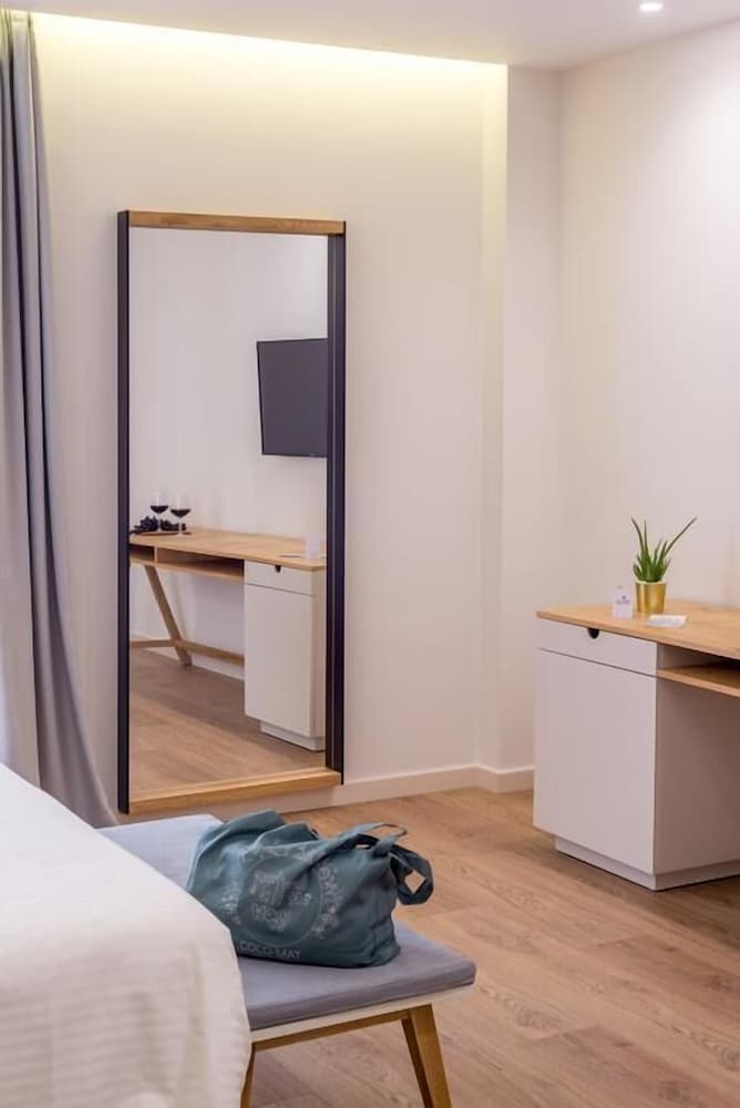 Glow Boutique Hotel & Suites 41/50