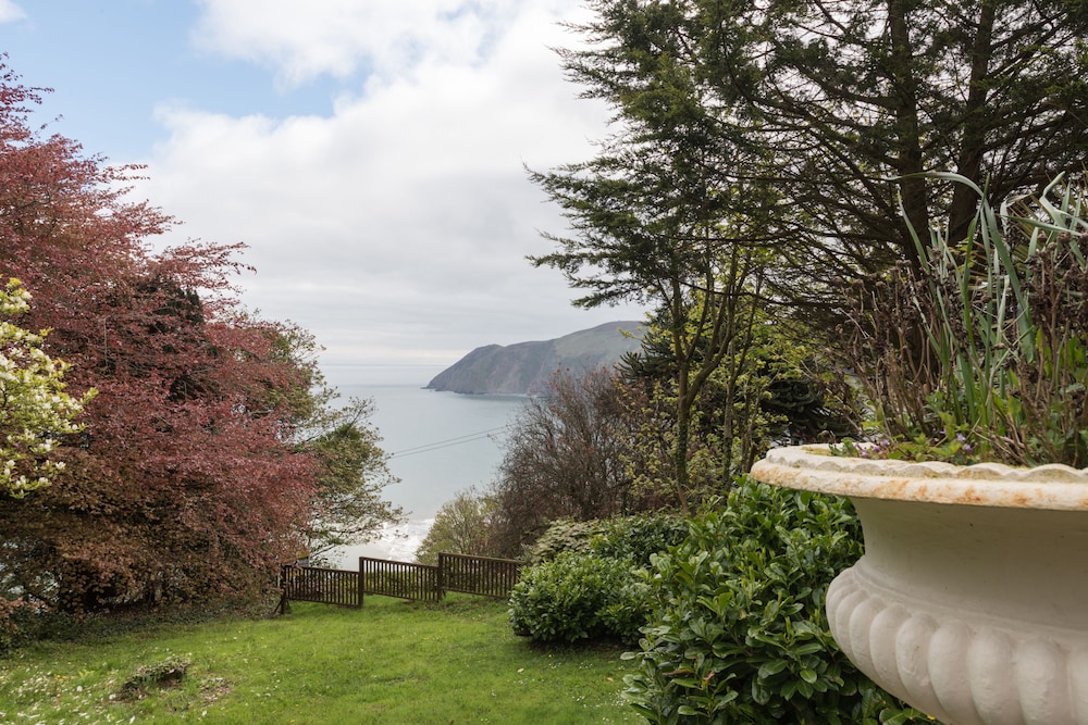 Valley of Rocks Hotel 65/73