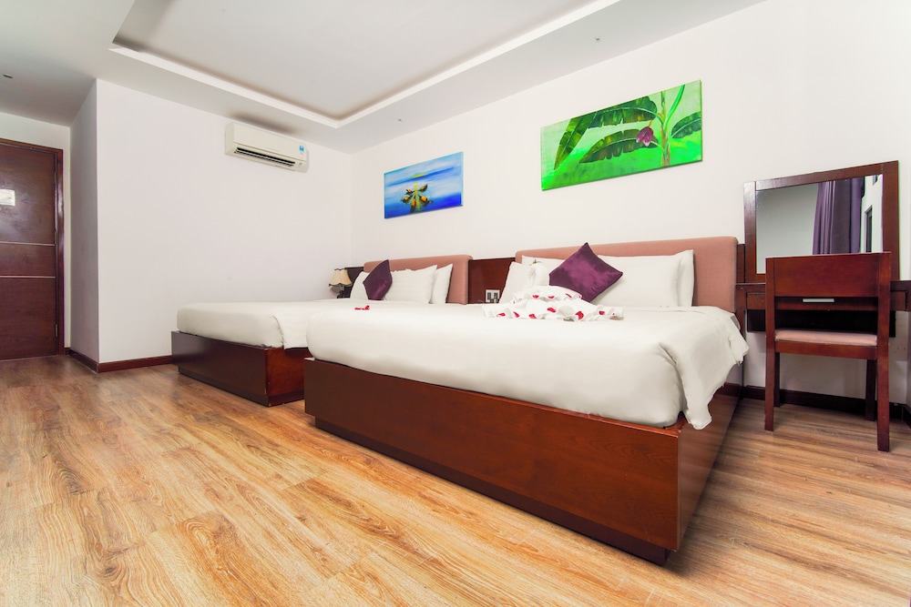 Golden Sun Hotel 35/60