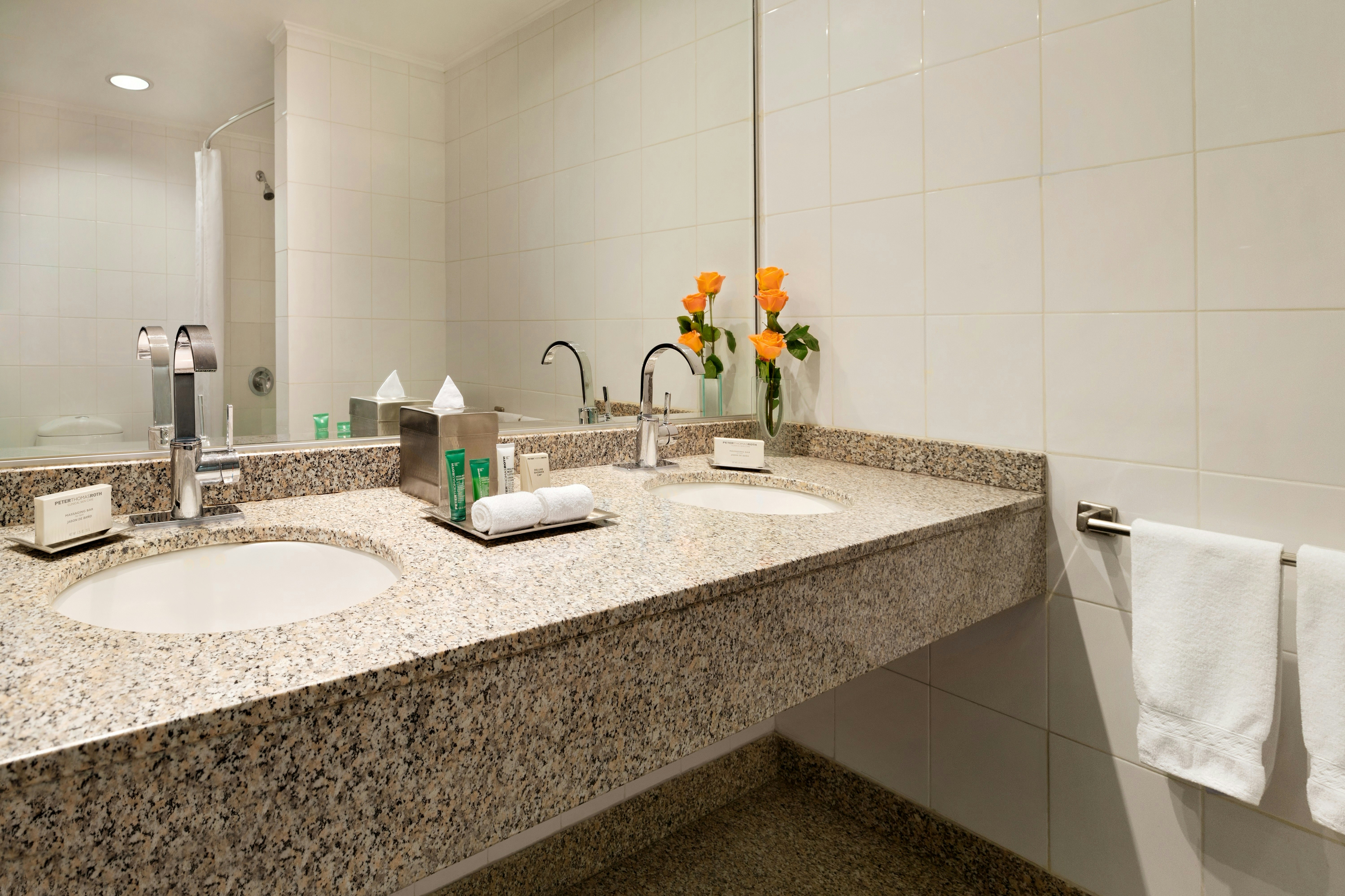 Junior Suite, King Bed, Hilton Colon Quito 2/2
