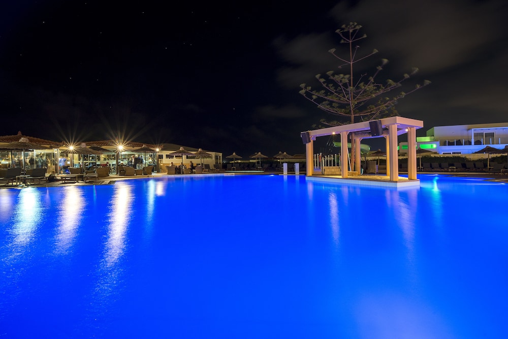 Senseana Sea Side Resort and Aquadventure 68/76