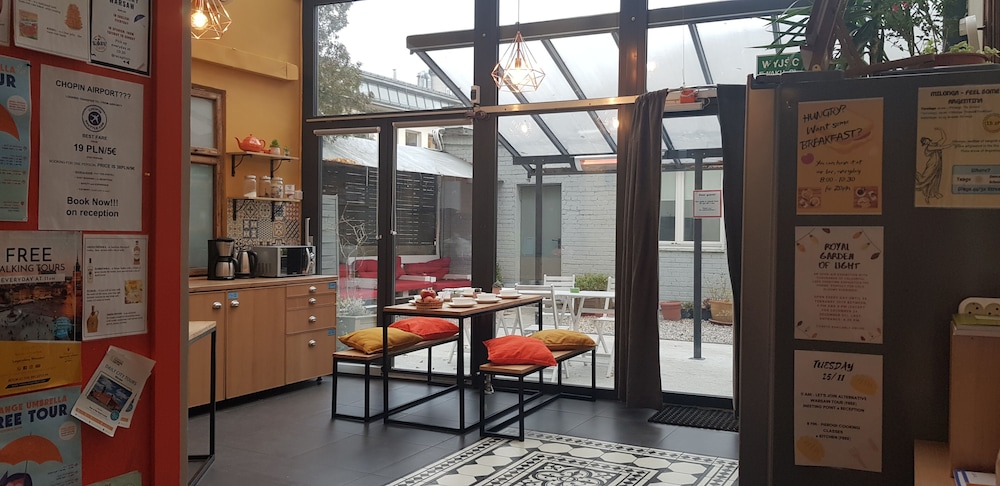 Oki Doki Old Town Hostel 40/50