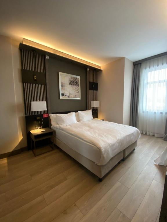 غرفة بسرير كينج لذوي الإعاقة، Doubletree by Hilton Kars Sarikamis 2/6