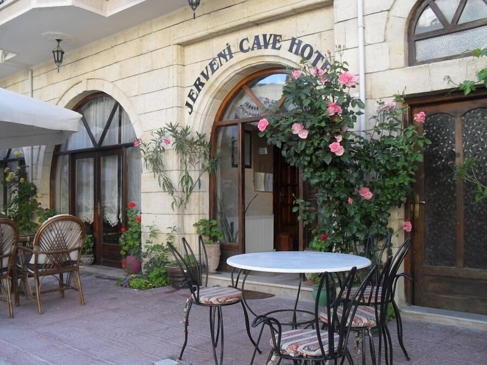 Jerveni Cave Hotel 5/47