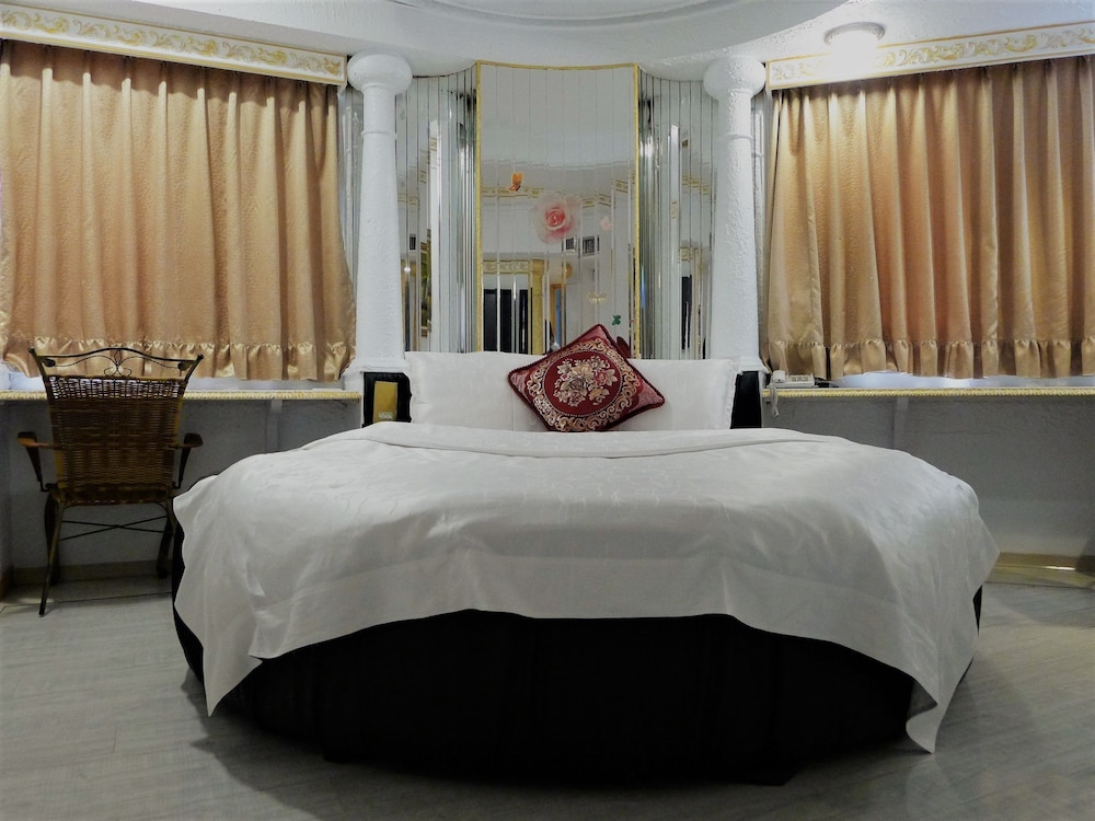 Aloha Hotel Keelung 24/54