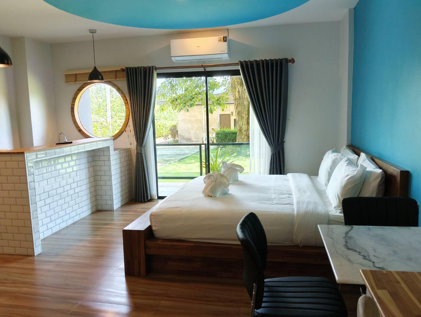 STANDARD, KING BED