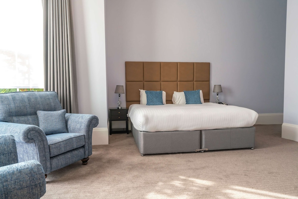Feature, King Bed