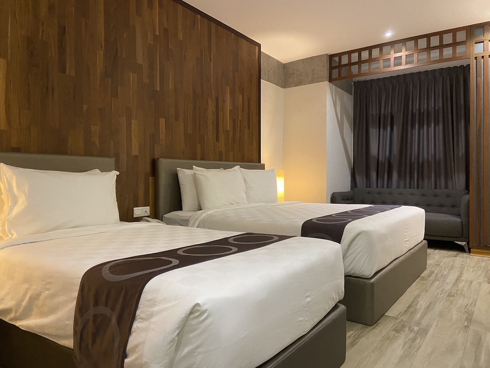 FRAME HOTEL 17/51