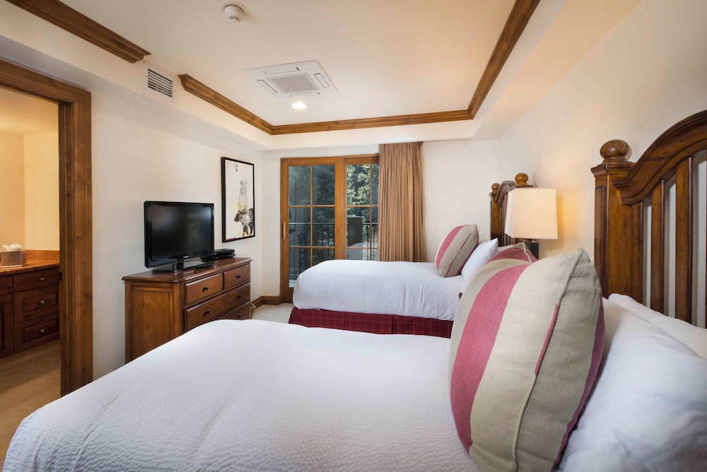 3 Bedrooms, Condo, Slope