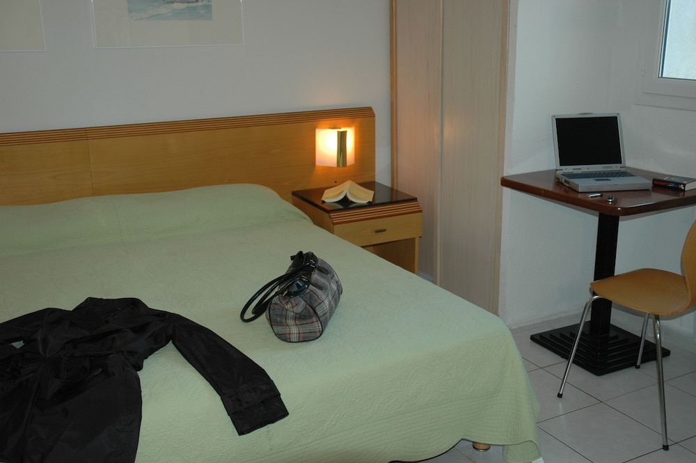 Court Inn and Suites 32/42