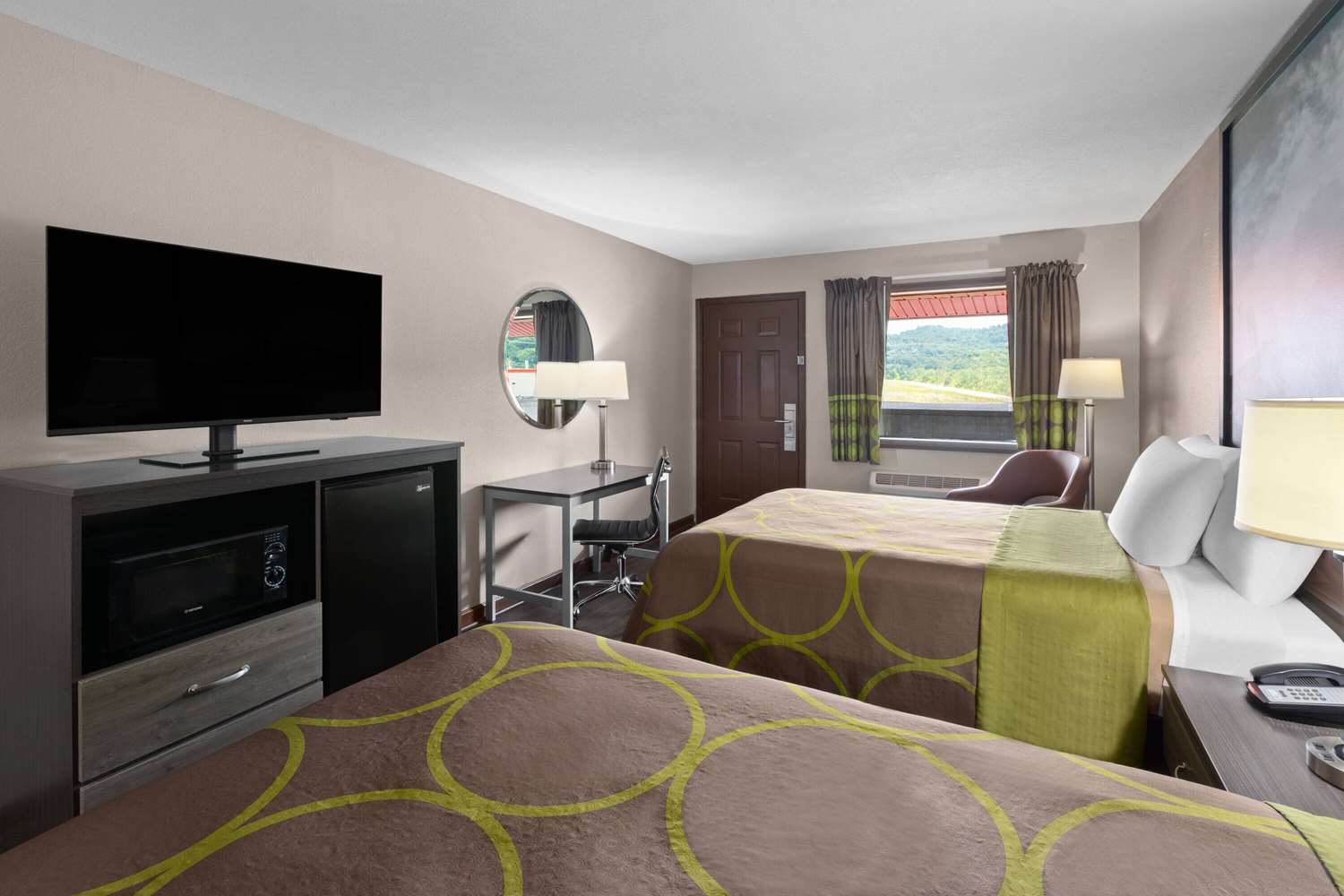Super 8 by Wyndham Bridgeport-Clarksburg 14/28