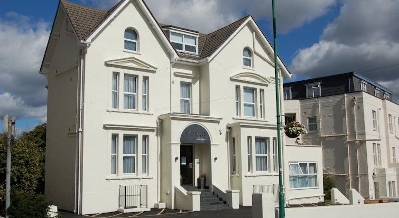 Trouville Hotel 4/76