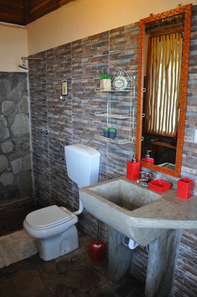 Mucumbli Hotel 43/48