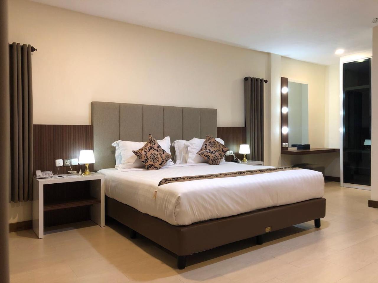 Garden, Double Bed, Rice Field View