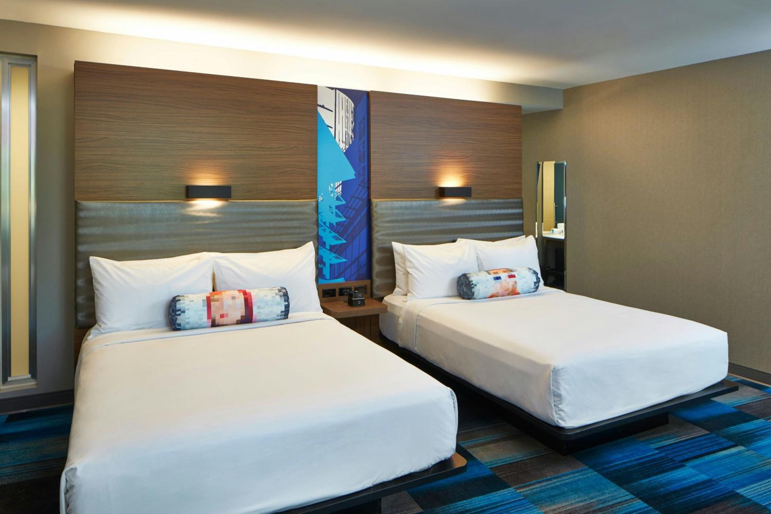 Aloft, Guest Room, 2 Queen Beds