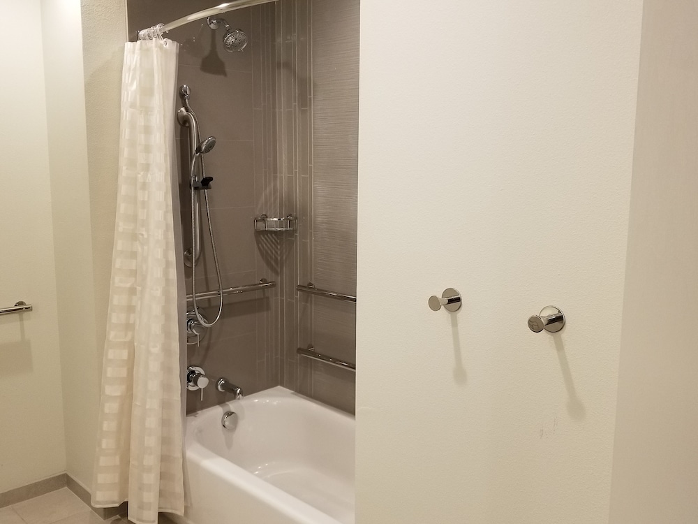 Hyatt House Nashville Downtown / Convention Center 44/47