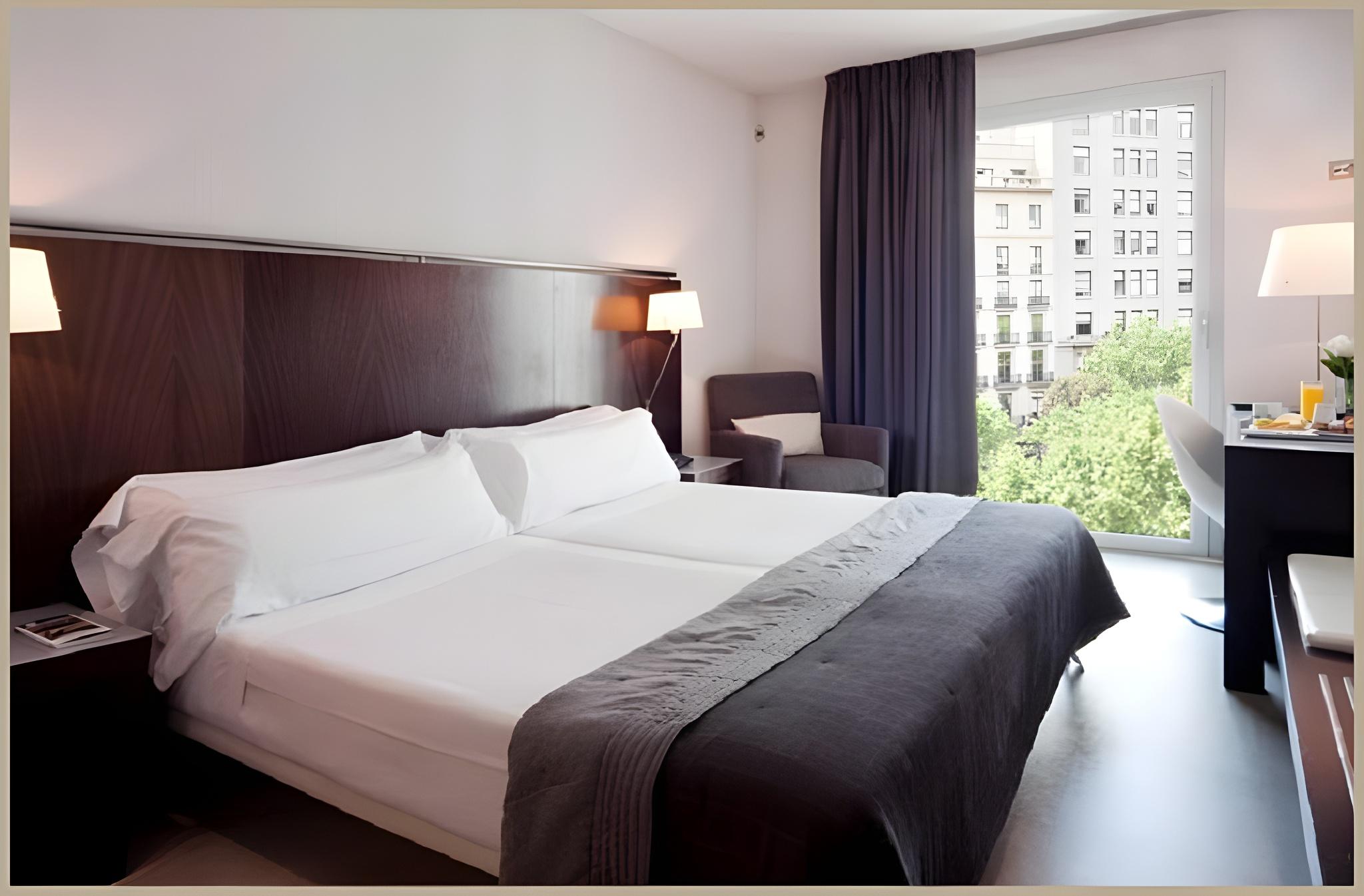 ROOM, TRIPLE