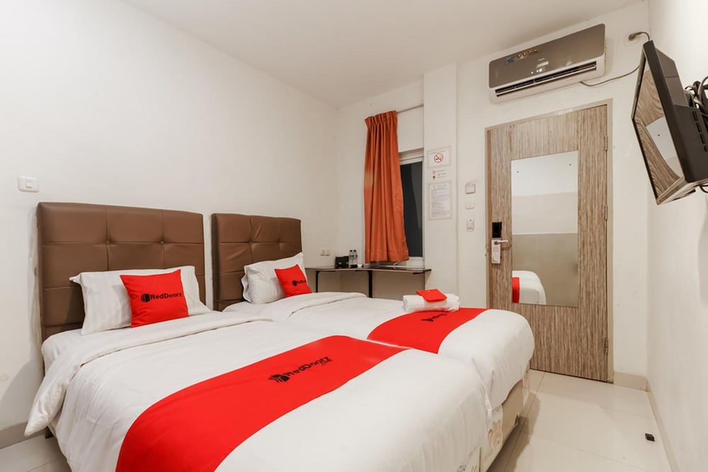Permata Inn 12/28