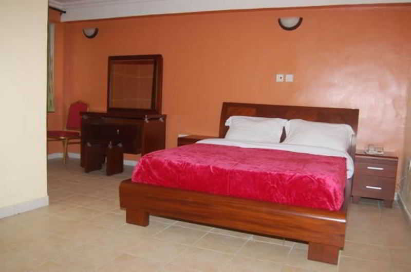 غرفة قياسية بسرير مزدوج