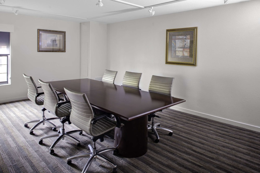 Hyatt House Parsippany East 27/46