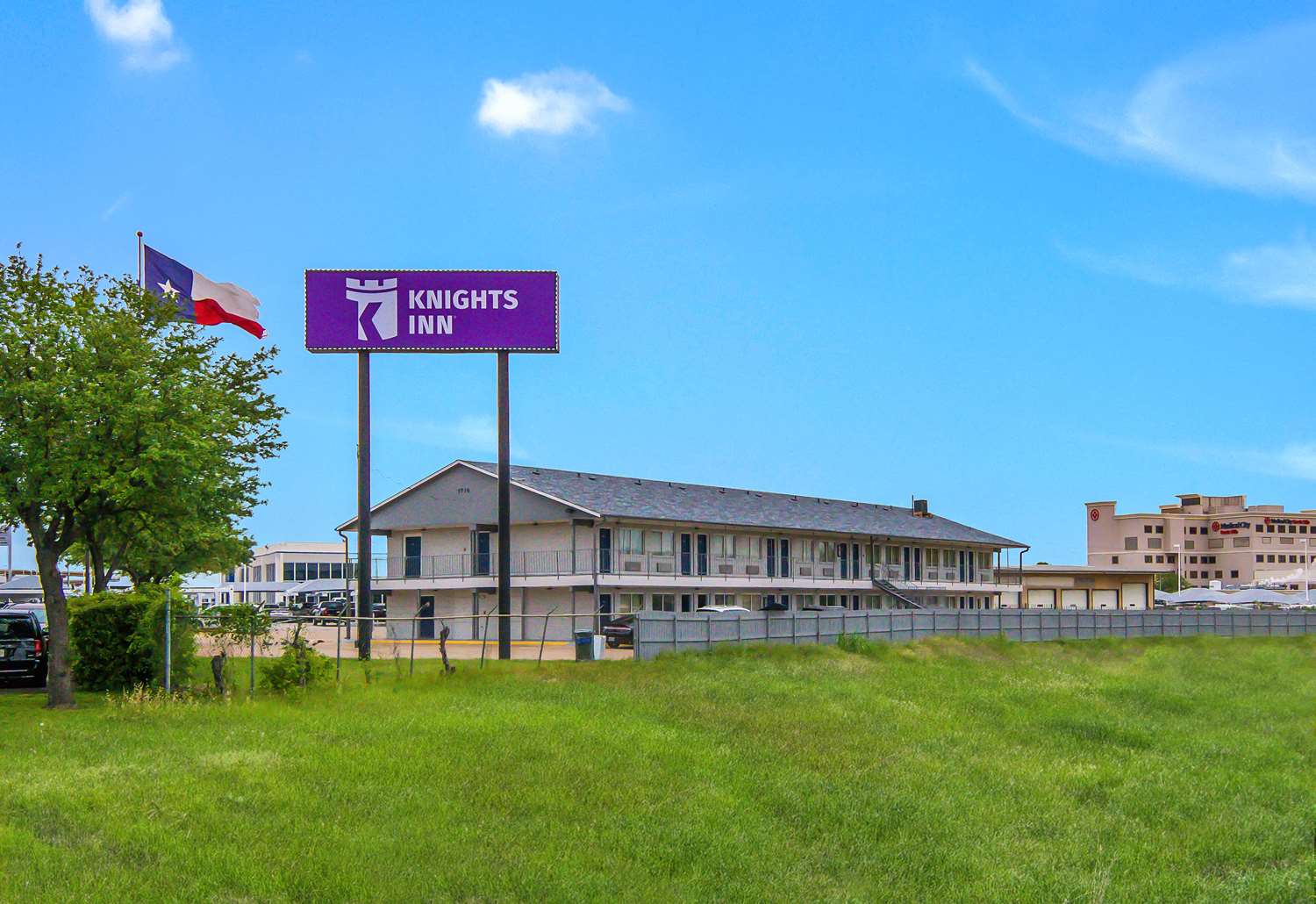 Knights Inn North Richland Hills 26/28