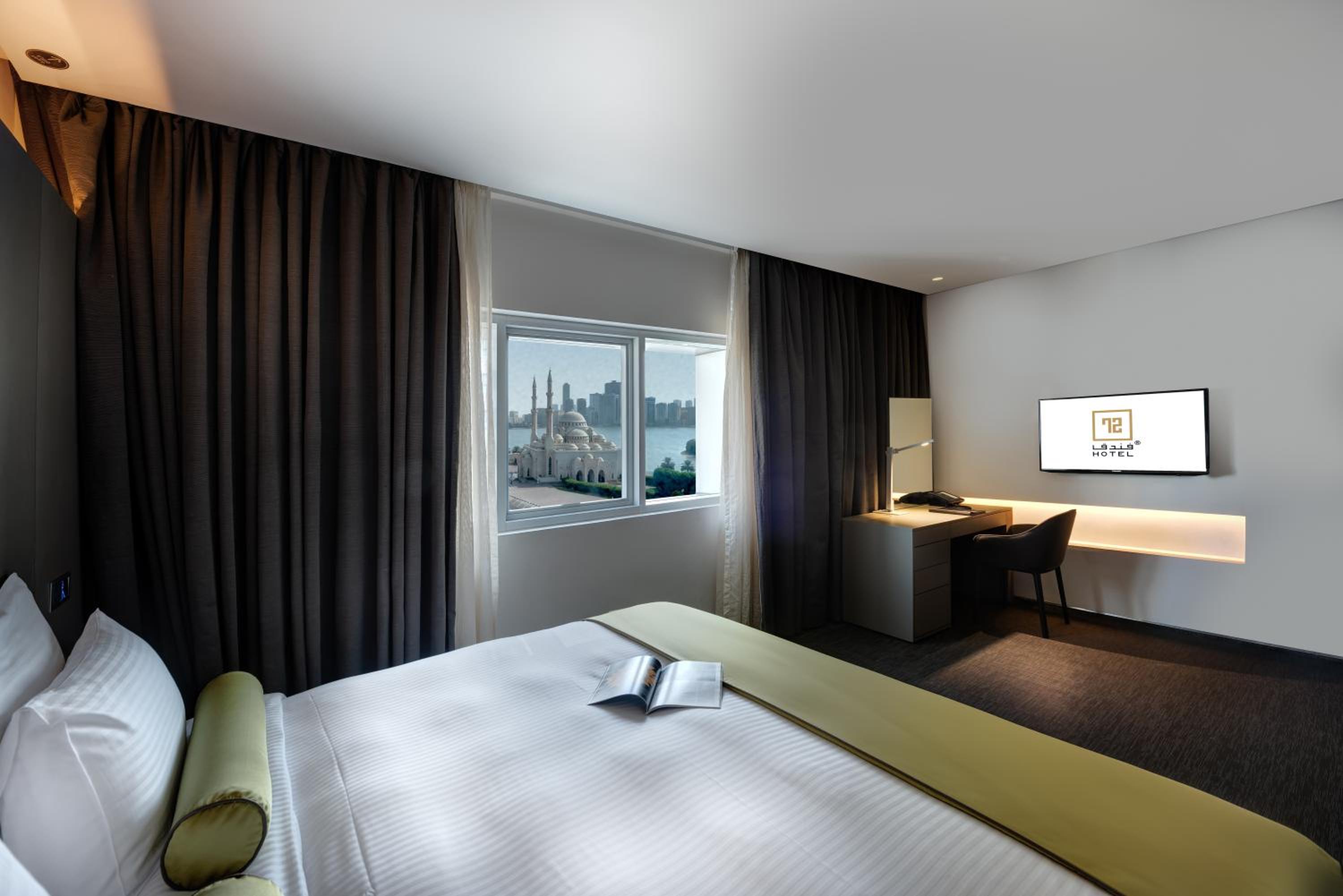 Family Suite, King Bed, Partial Lagoon View