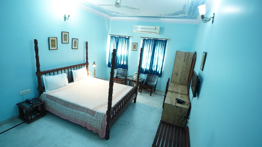 Anuraag Villa 15/65