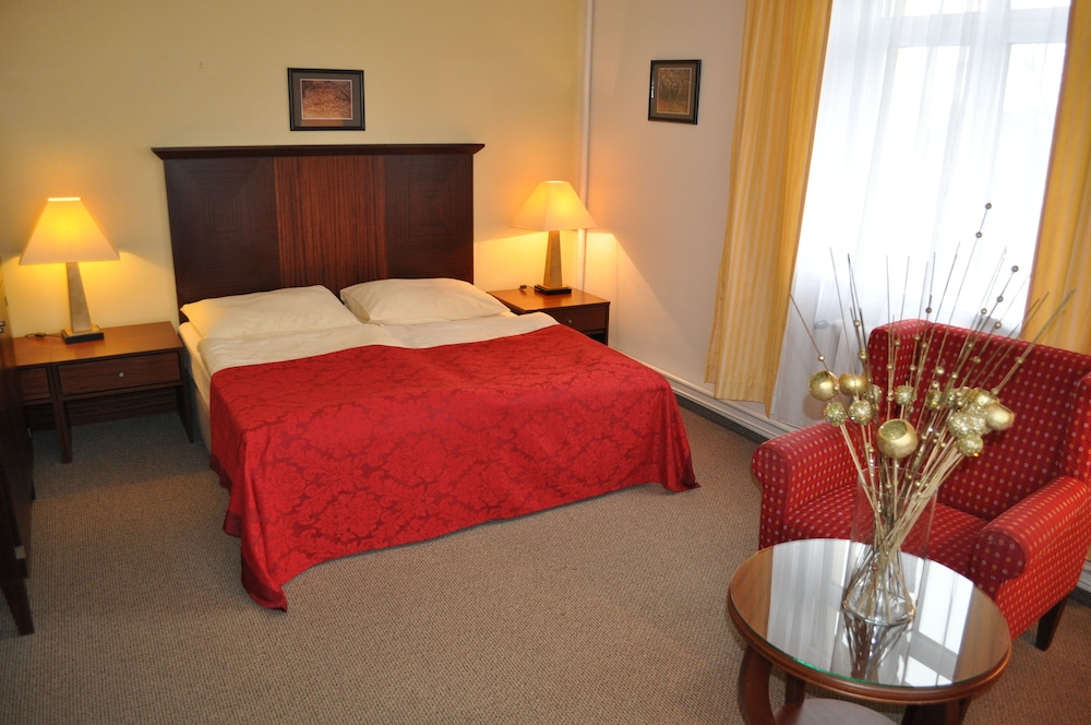 Hotel Svornost 11/72