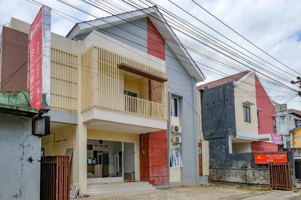 RedDoorz near Moro Mall Purwokerto 4/43