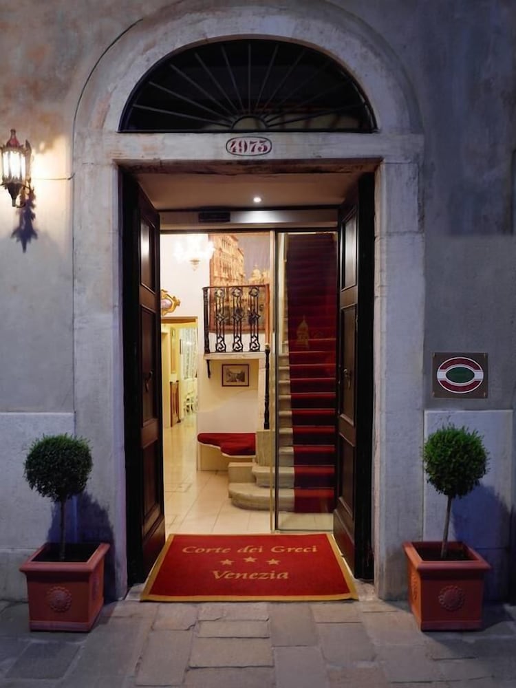 Corte dei Greci 37/54