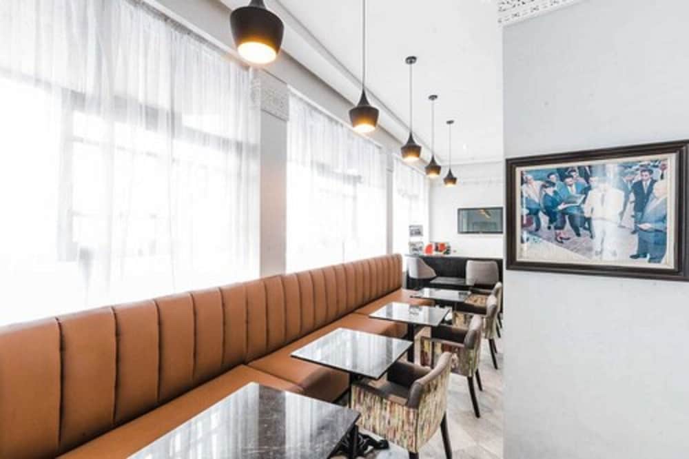 Casablanca Hotel 3/54
